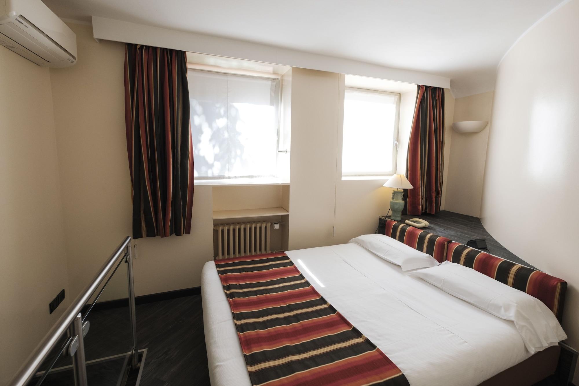 Sacchi Aparthotel 4*